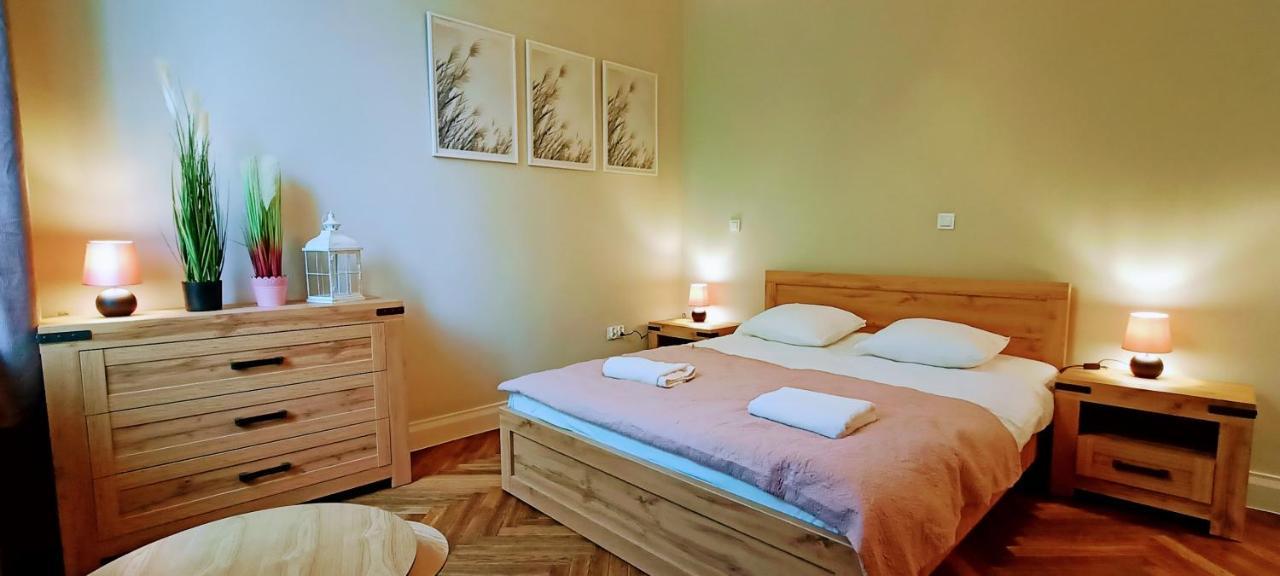 Drzewna Apartamenty - Wroclawska เจโลนากูรา ภายนอก รูปภาพ