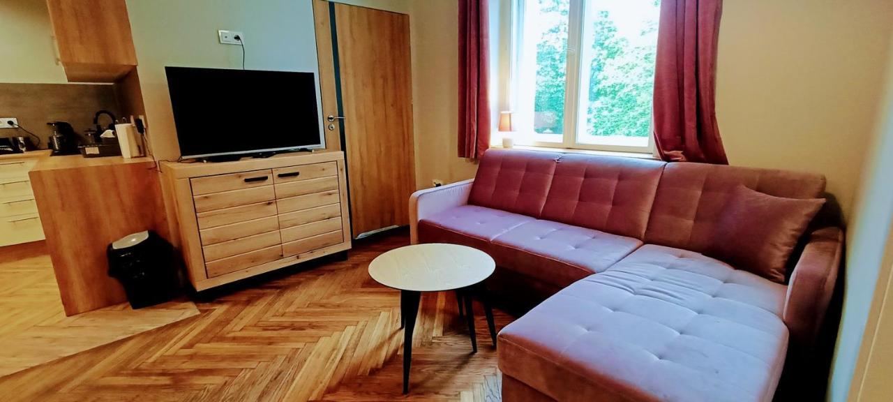 Drzewna Apartamenty - Wroclawska เจโลนากูรา ภายนอก รูปภาพ