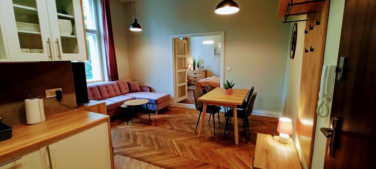 Drzewna Apartamenty - Wroclawska เจโลนากูรา ภายนอก รูปภาพ