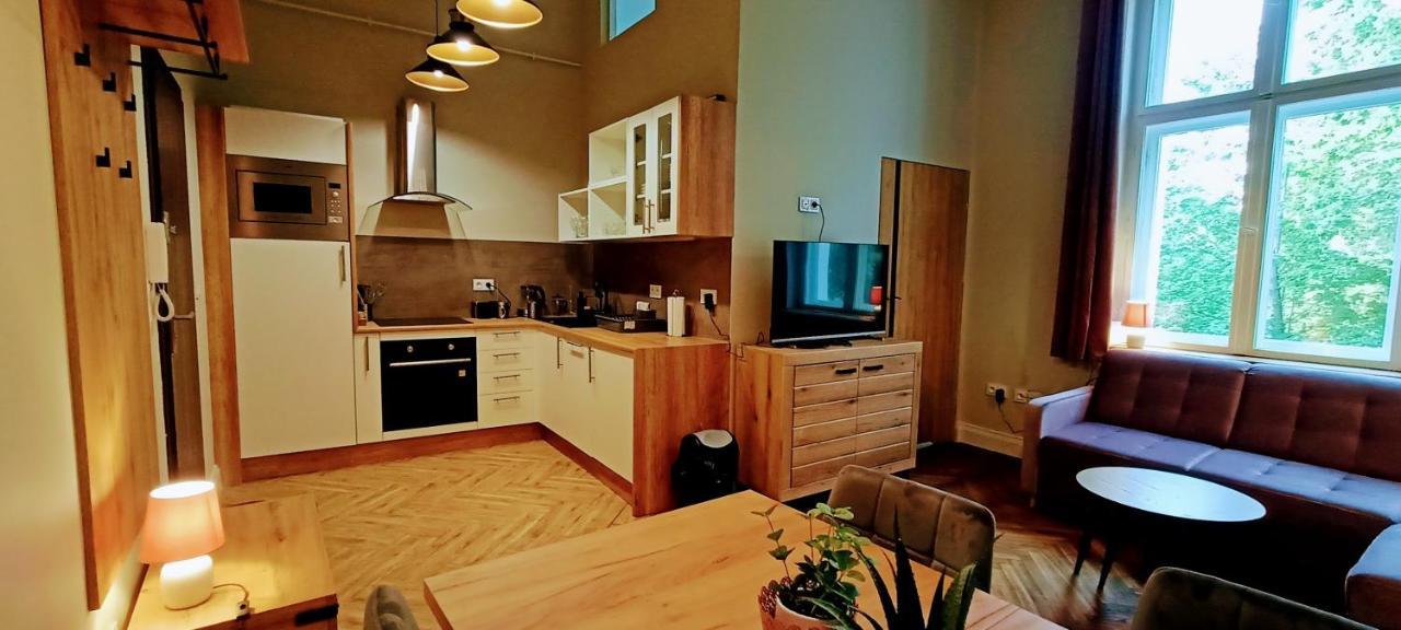 Drzewna Apartamenty - Wroclawska เจโลนากูรา ภายนอก รูปภาพ